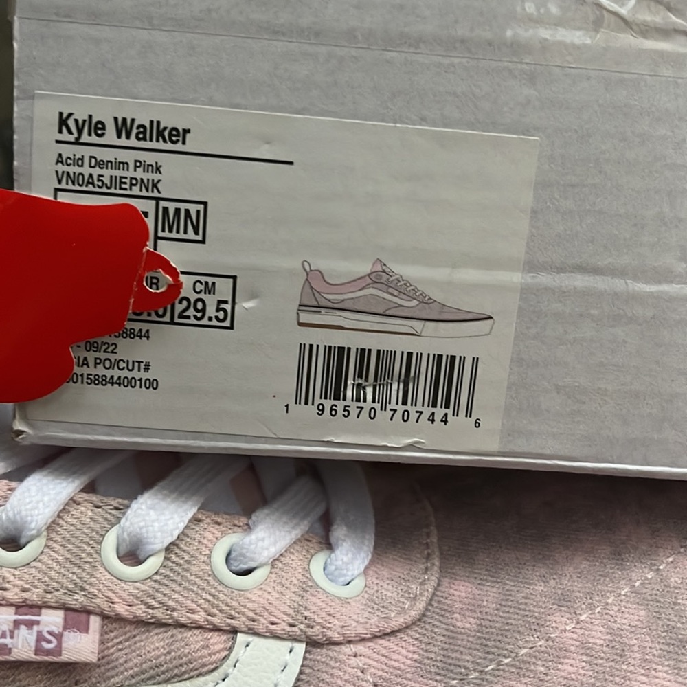 Vans WMNS Kyle Walker
Acid Denim Pink
VN0A5JIEPNK
Sneakers - Picture 16 of 16